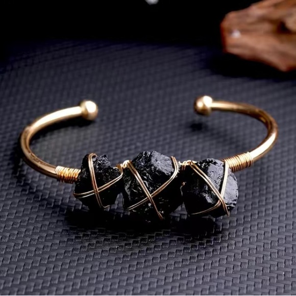 Luxe bohemian natural amethyst cuff bracelet - Picture 7 of 14